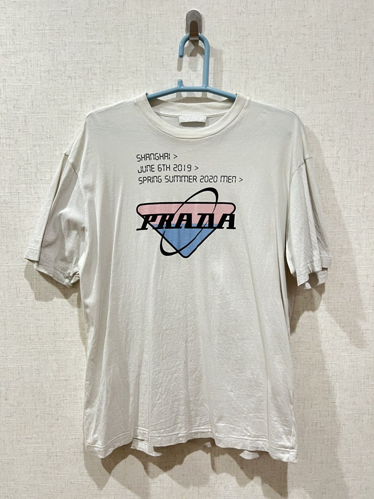 Prada Shanghai exclusive logo tee TOP DRWR