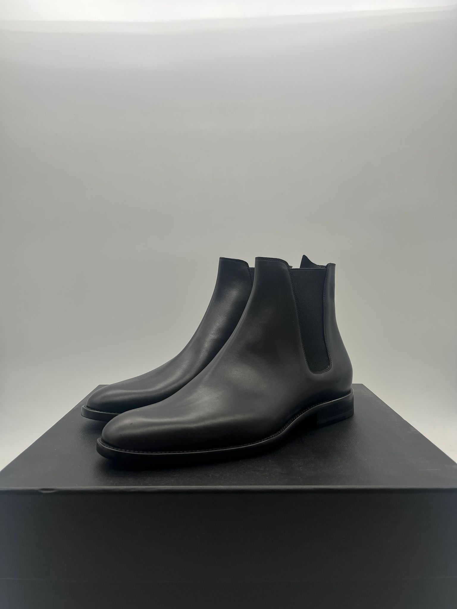 Saint Laurent Paris o1alsim1 Classic Wyatt Chelsea Boots in Black TOP DRWR