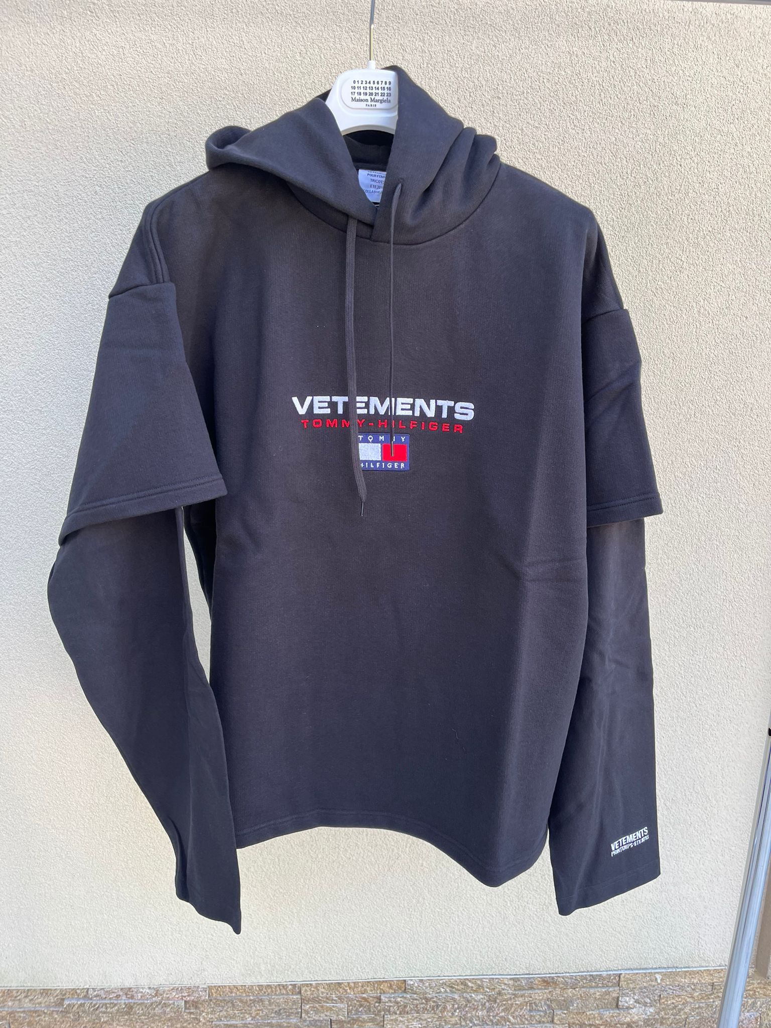 Tommy Hilfiger × Vetements Vetements x Tommy Double Sleeve Hoodie in Black  | TOP DRWR