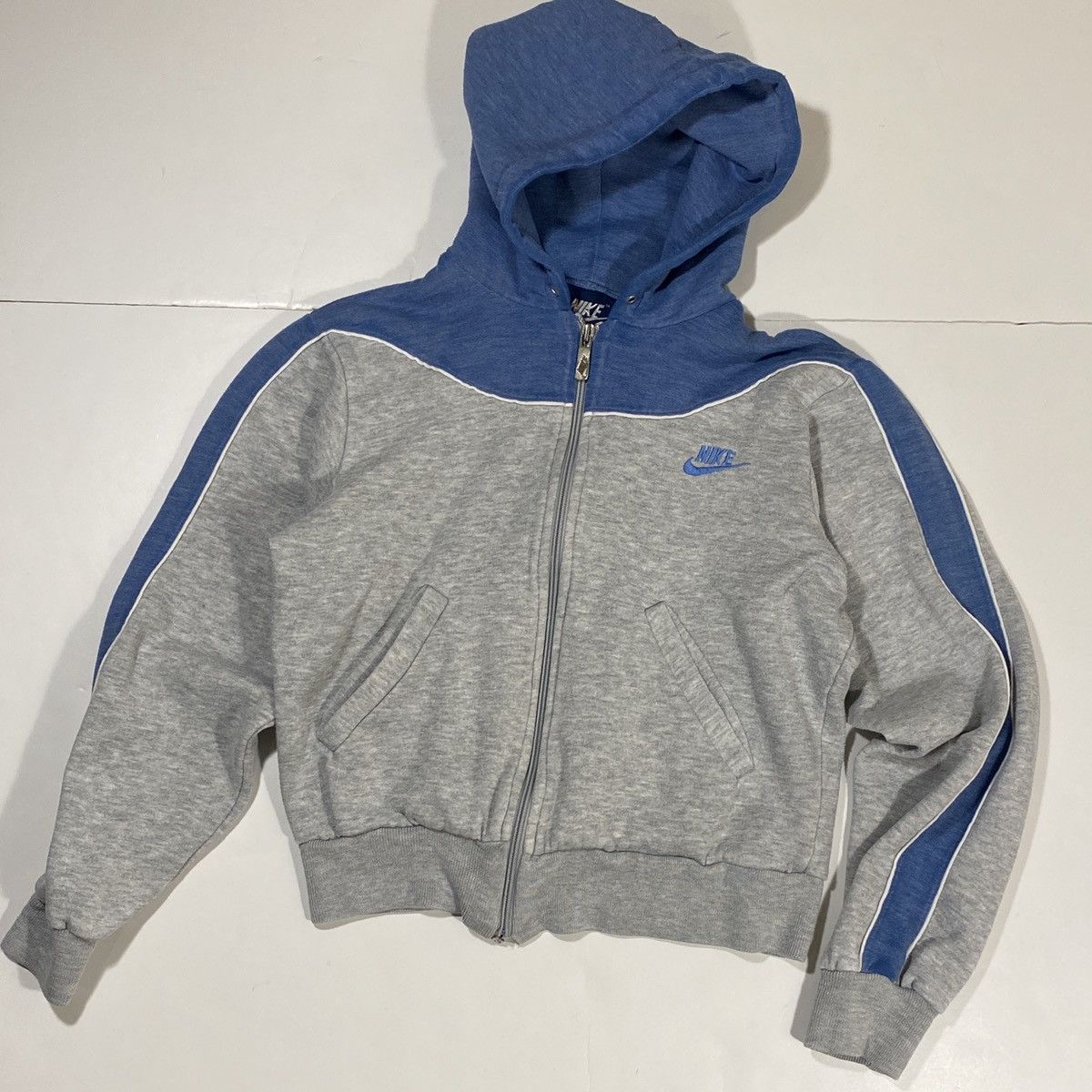 80s vintage Nike selling hoodie