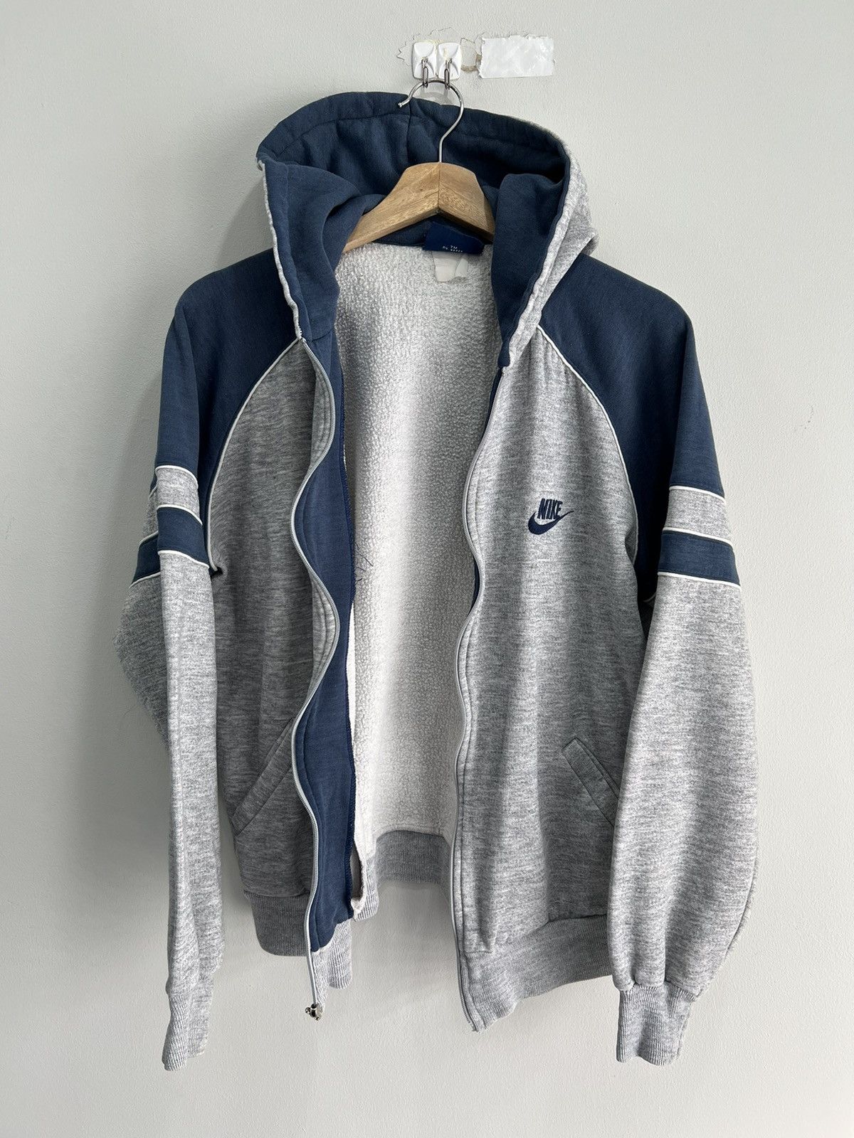 Nike hoodie 80s hotsell